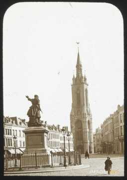 Statue de la princesse d'Espinoy et beffroi (Tournai)
